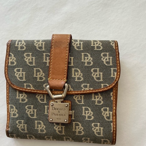 Dooney & Bourke Monogrammed Wallet Square - Picture 2 of 7